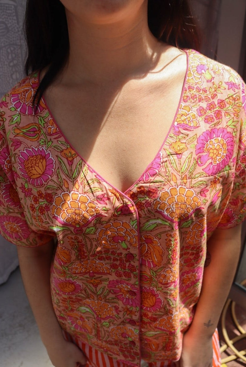 Cropped Frenchies - Juicy Lucy - V - neck - Gawjus