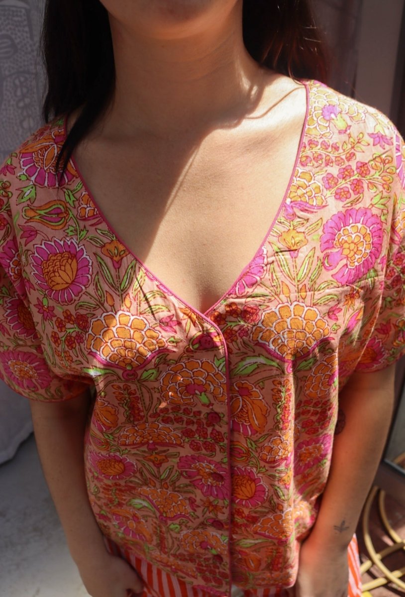 Cropped Frenchies - Juicy Lucy - V - neck - Gawjus