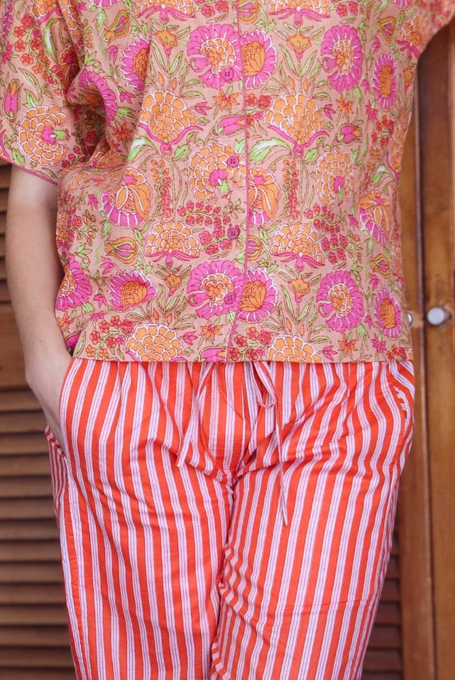 Cropped Frenchies - Juicy Lucy - V - neck - Gawjus