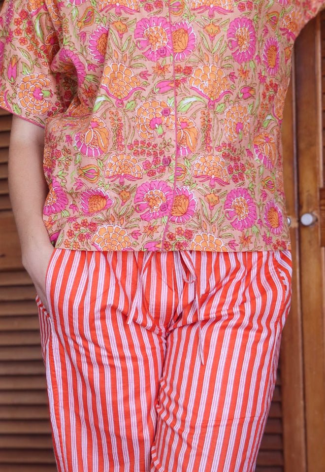 Cropped Frenchies - Juicy Lucy - V - neck - Gawjus