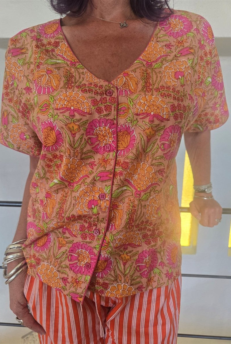 Cropped Frenchies - Juicy Lucy - V - neck - Gawjus