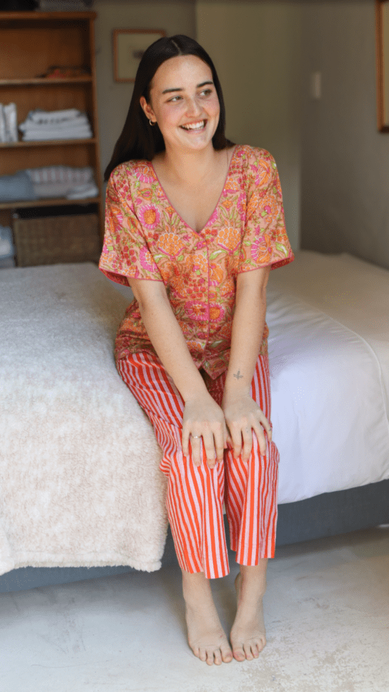 Cropped Frenchies - Juicy Lucy - V - neck - Gawjus