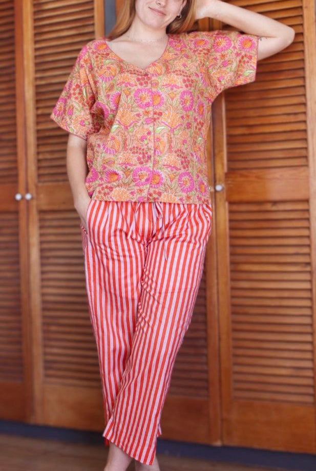 Cropped Frenchies - Juicy Lucy - V - neck - Gawjus