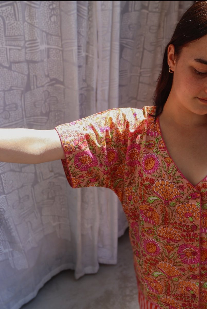 Cropped Frenchies - Juicy Lucy - V - neck - Gawjus