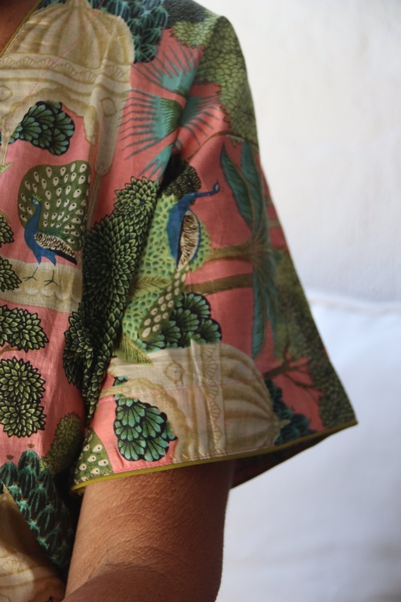 Cropped Frenchies - Pink Ellie - V - neck - Gawjus