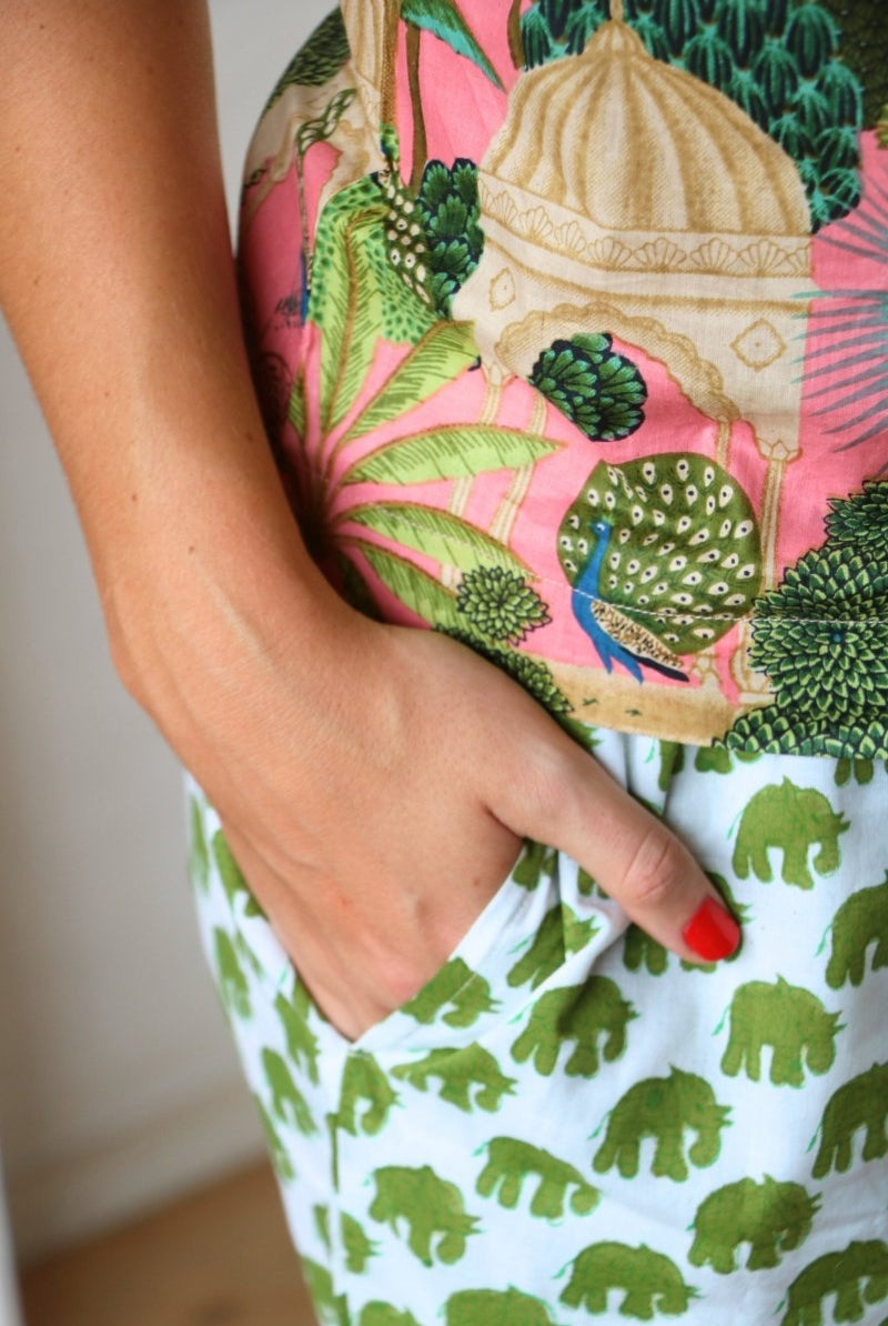 Cropped Frenchies - Pink Ellie - V - neck - Gawjus