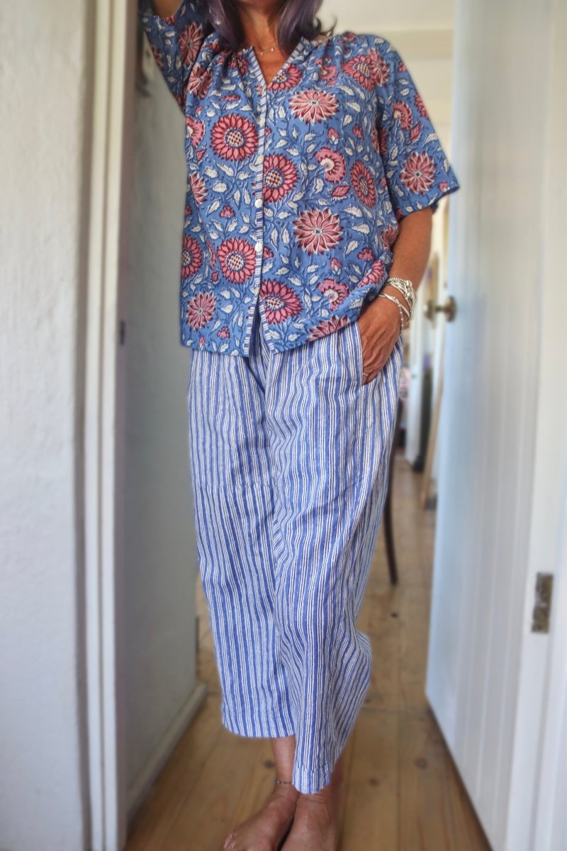 Cropped Frenchies - Poppy on Blue - Collar - Gawjus