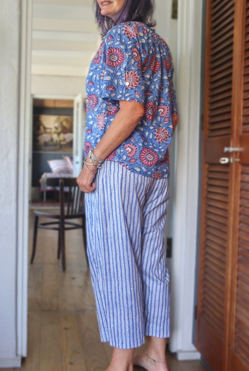 Cropped Frenchies - Poppy on Blue - Collar - Gawjus