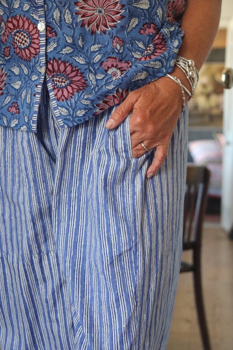 Cropped Frenchies - Poppy on Blue - Collar - Gawjus