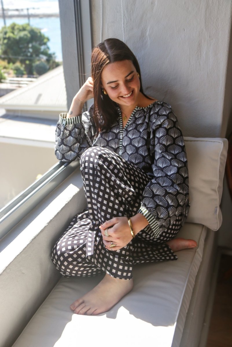 Frenchie - Check - Her π - Gawjus