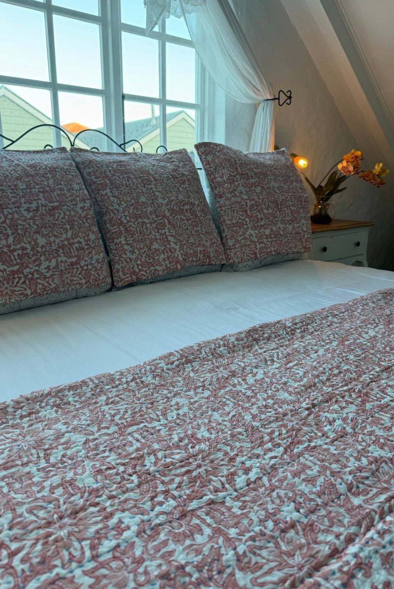 Kantha Quilt - Turkish Delight - Gawjus