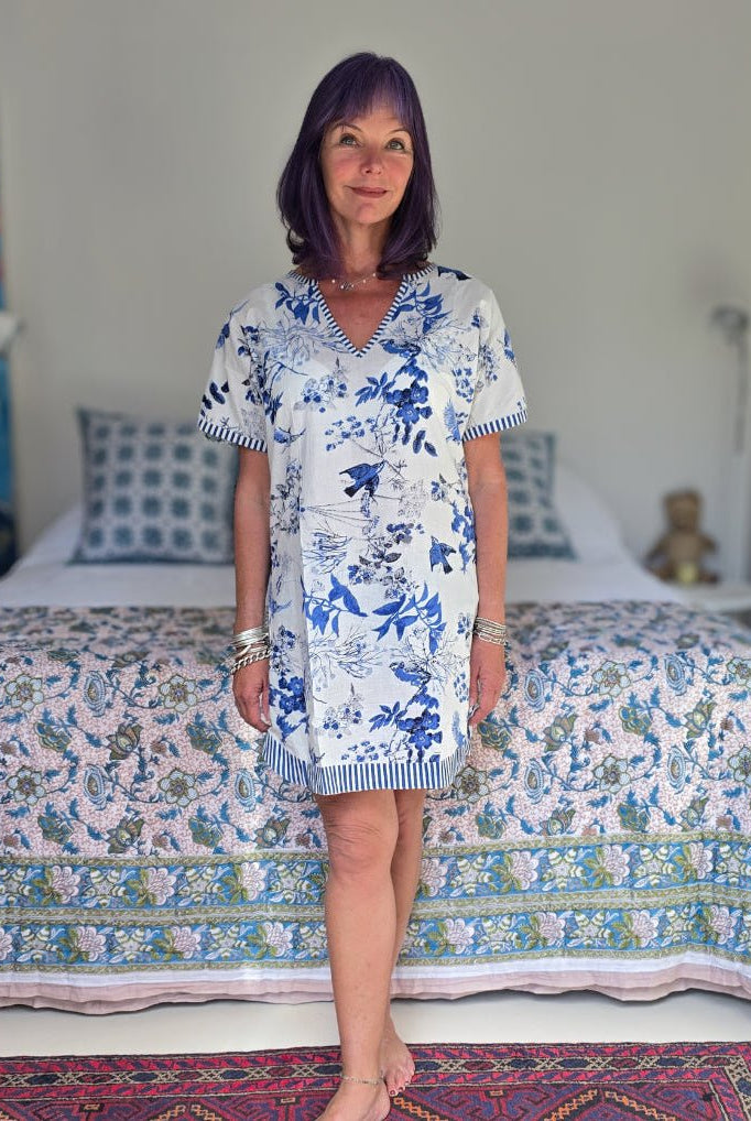 Short Diva - Blue Bird (V Neck) - Gawjus