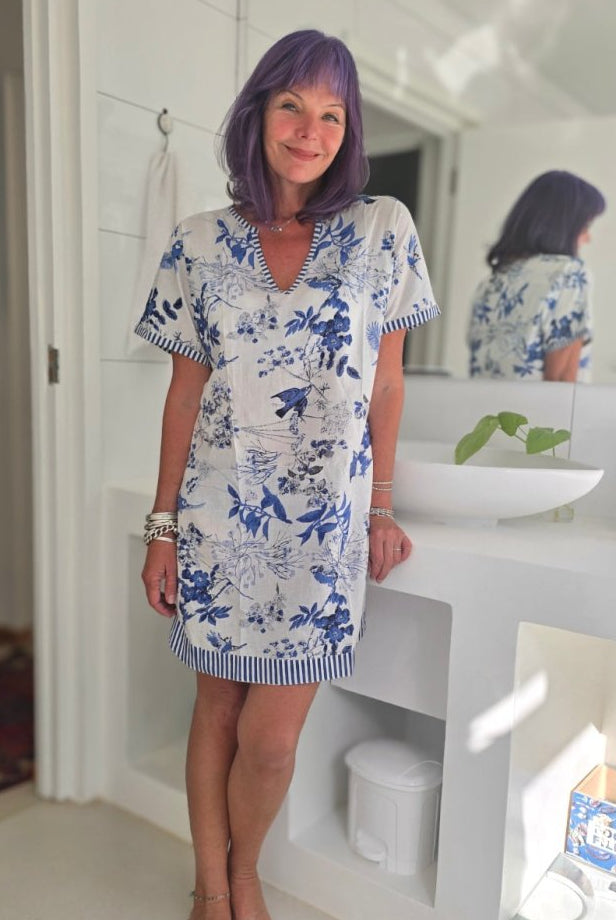 Short Diva - Blue Bird (V Neck) - Gawjus