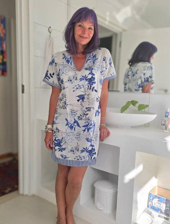 Short Diva - Blue Bird (V Neck) - Gawjus