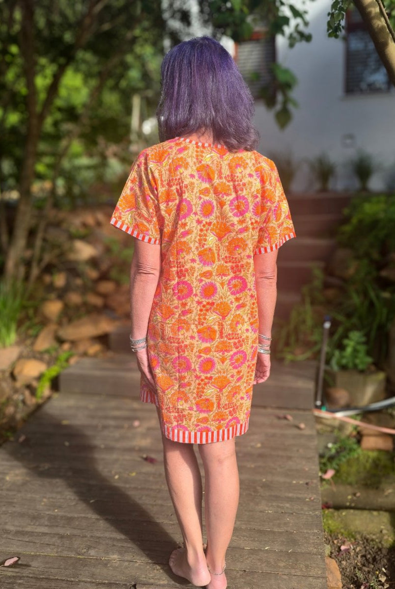 Short Diva - Juicy Lucy (V Neck) - Gawjus