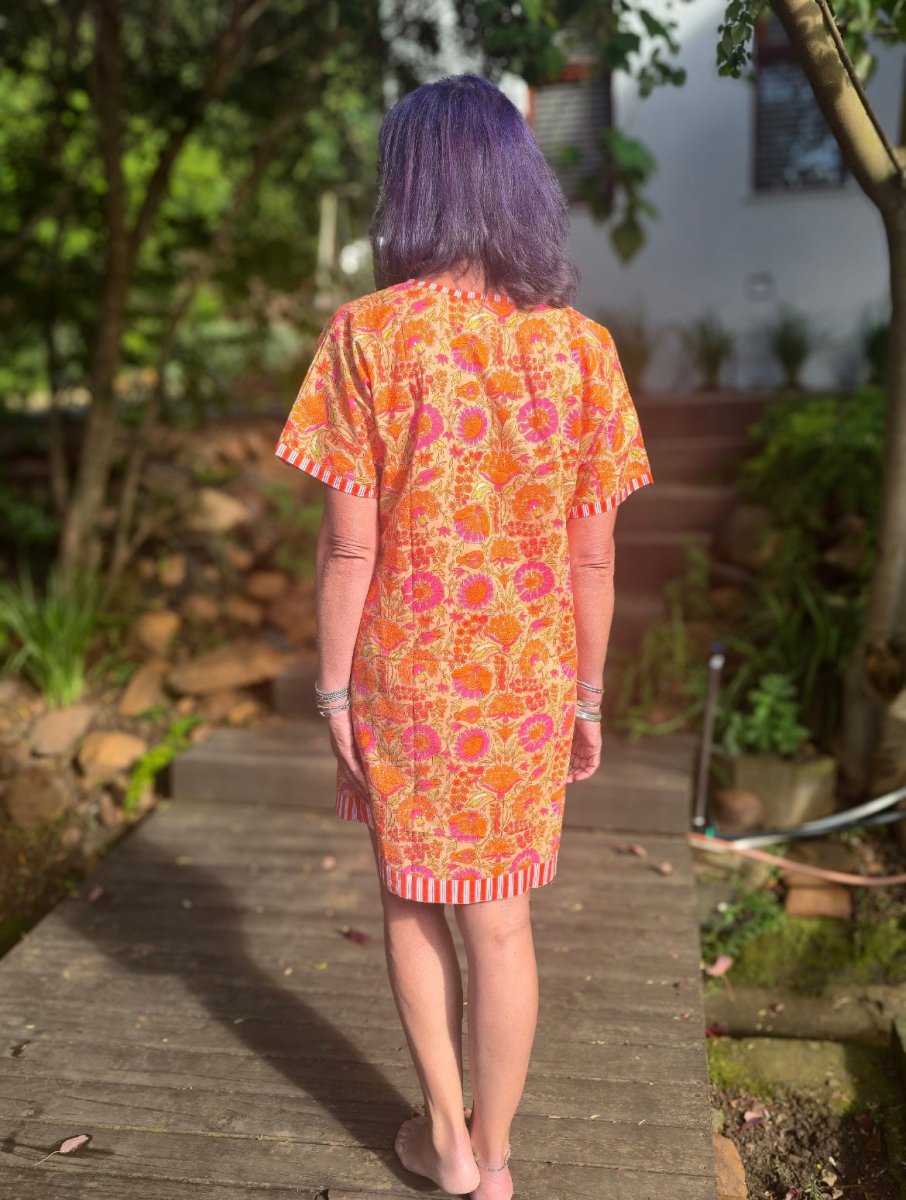 Short Diva - Juicy Lucy (V Neck) - Gawjus