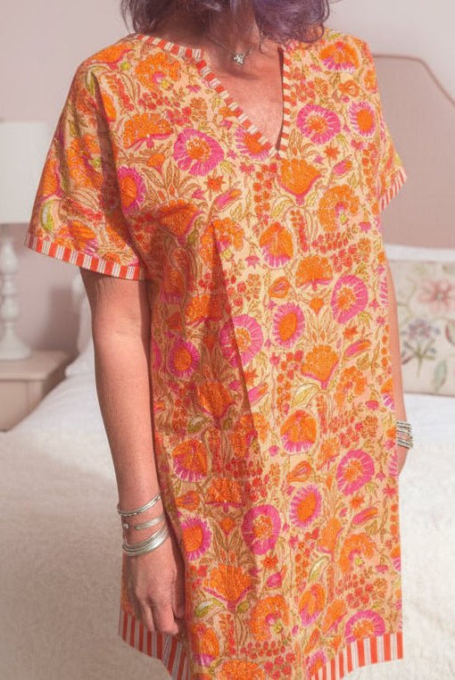 Short Diva - Juicy Lucy (V Neck) - Gawjus