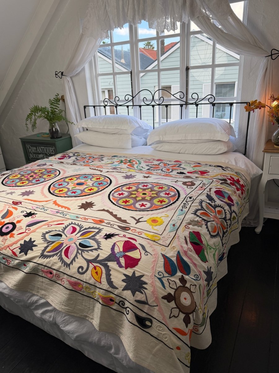 Suzani Kantha - Hand-embroidered Blanket - Seven - Gawjus