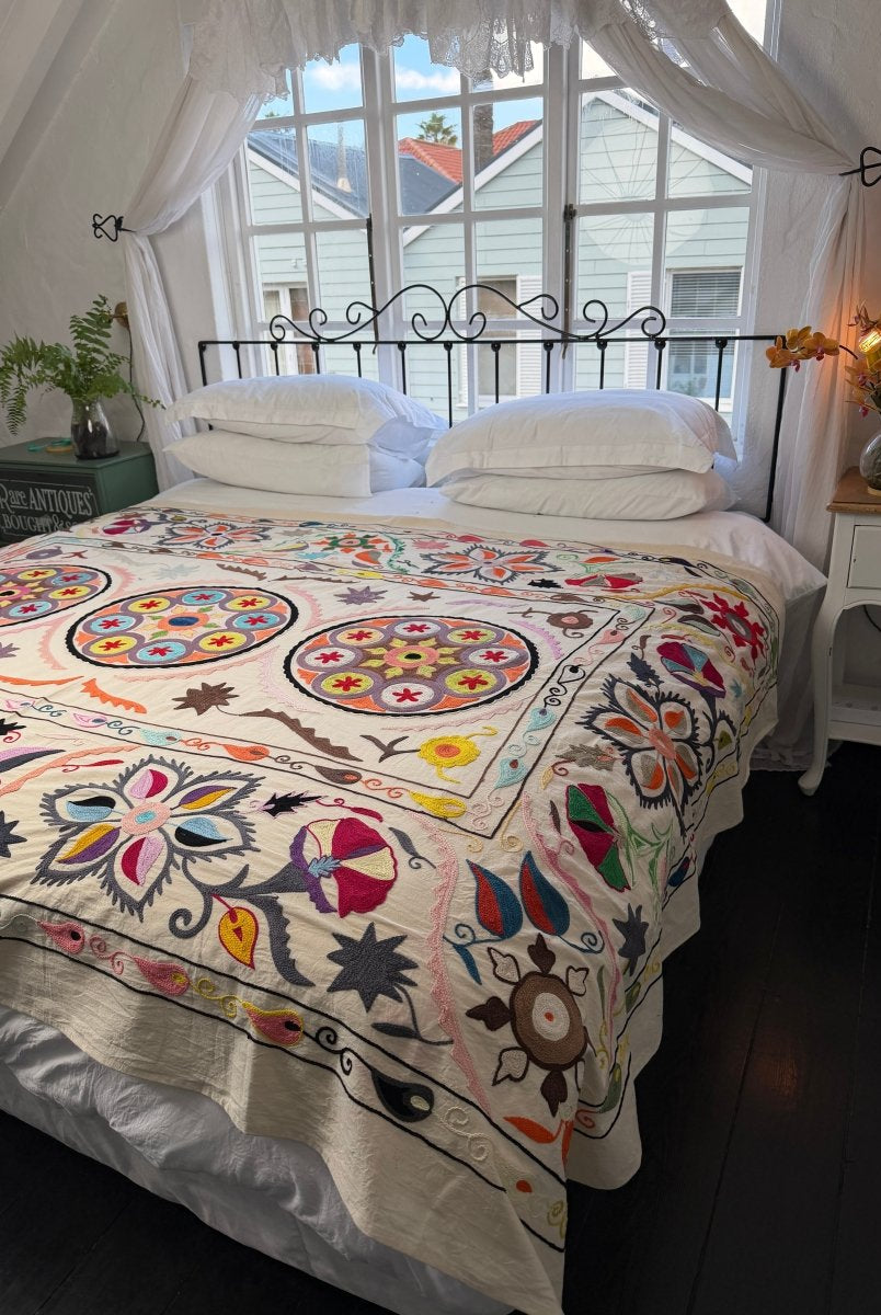 Suzani Kantha - Hand-embroidered Blanket - Seven - Gawjus