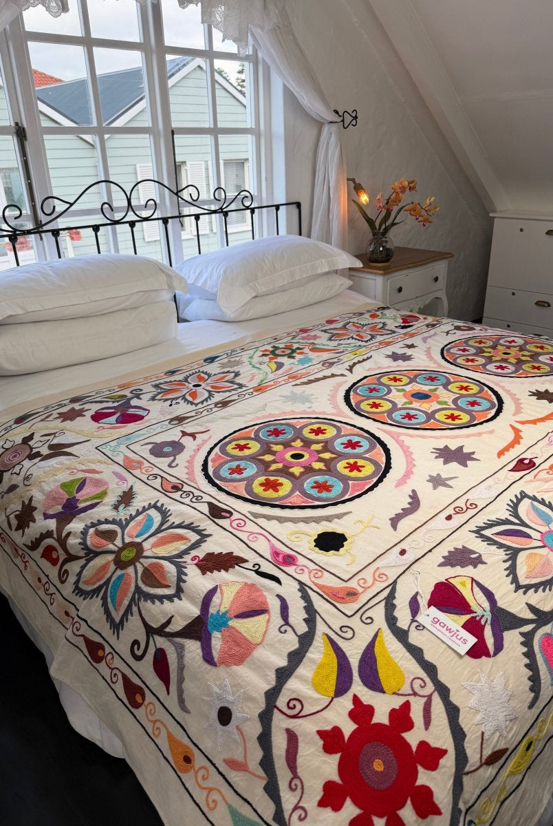 Suzani Kantha - Hand-embroidered Blanket - Seven - Gawjus