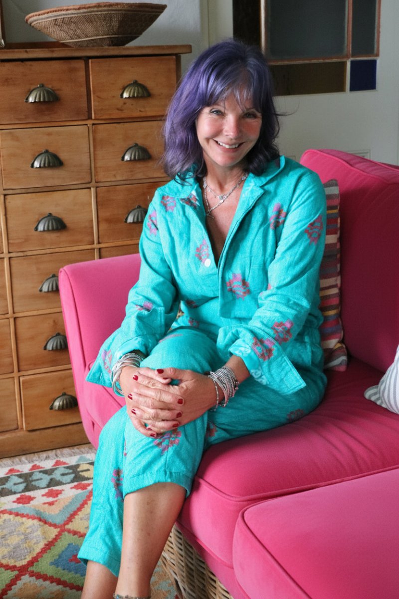 The Snug Frenchie - Shirley Temple - Gawjus