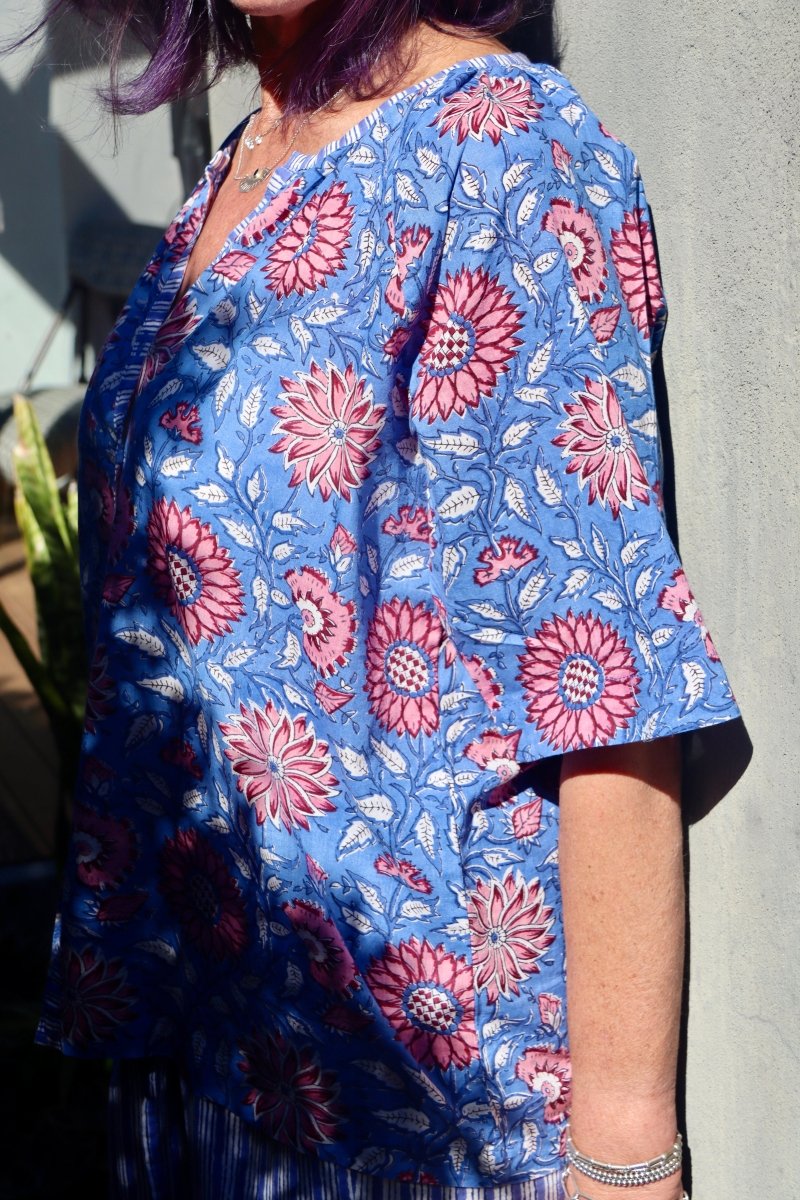 Capri Frenchies - Poppy on Blue (3/4) - Gawjus