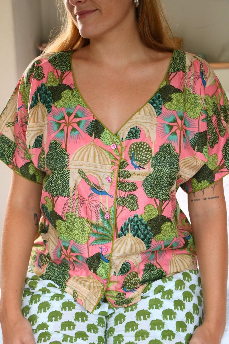 Cropped Frenchies - Pink Ellie - V - neck - Gawjus