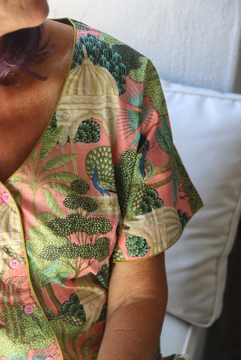 Cropped Frenchies - Pink Ellie - V - neck - Gawjus