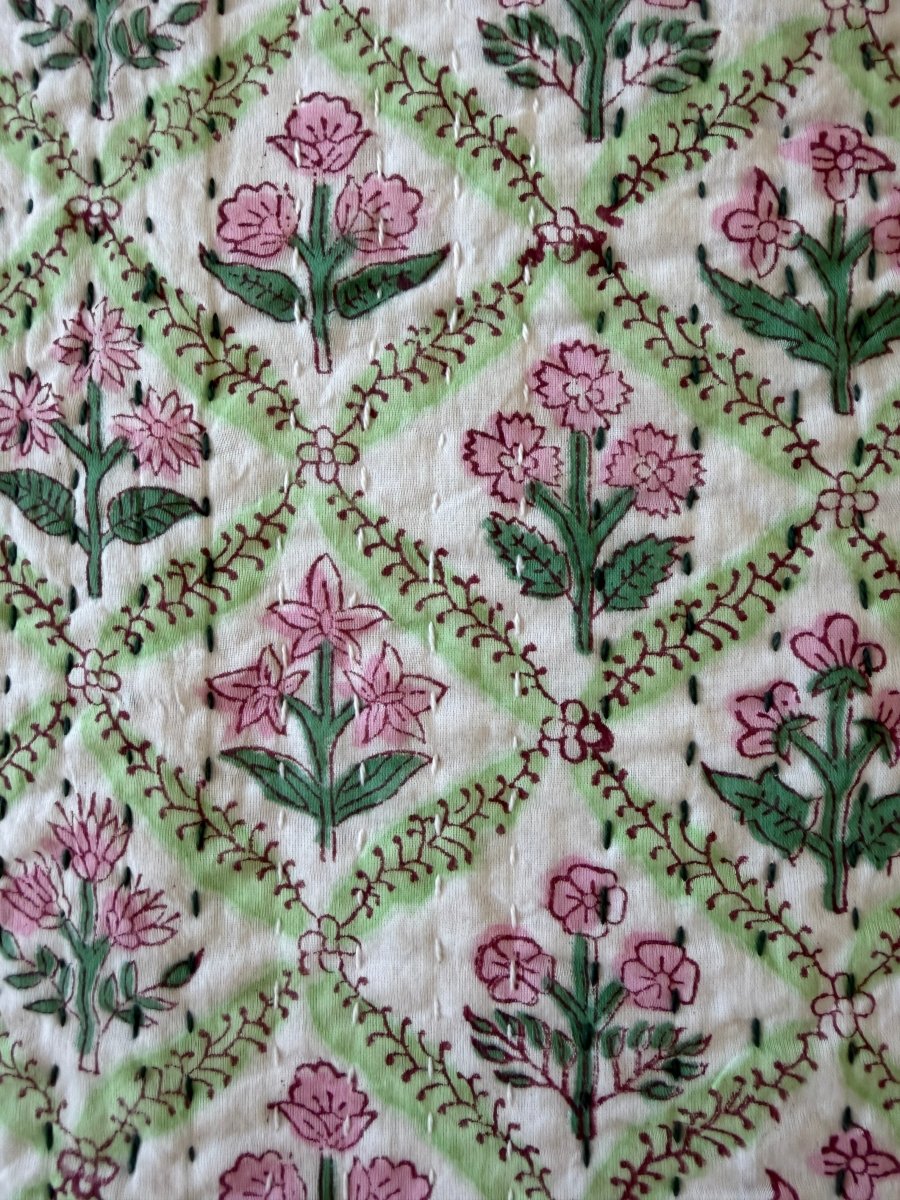 Kantha Quilt - Pink Clover - Gawjus