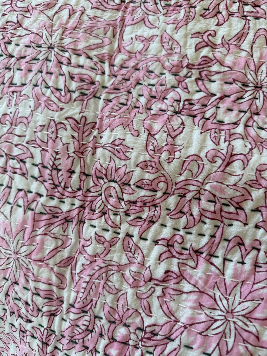 Kantha Quilt - Pink Clover - Gawjus