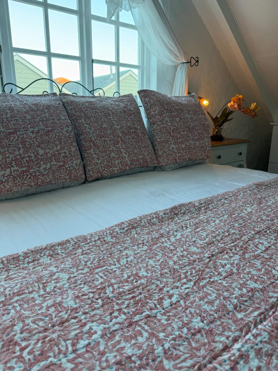 Kantha Quilt - Turkish Delight - Gawjus
