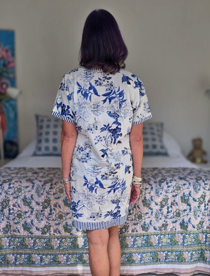 Short Diva - Blue Bird (V Neck) - Gawjus