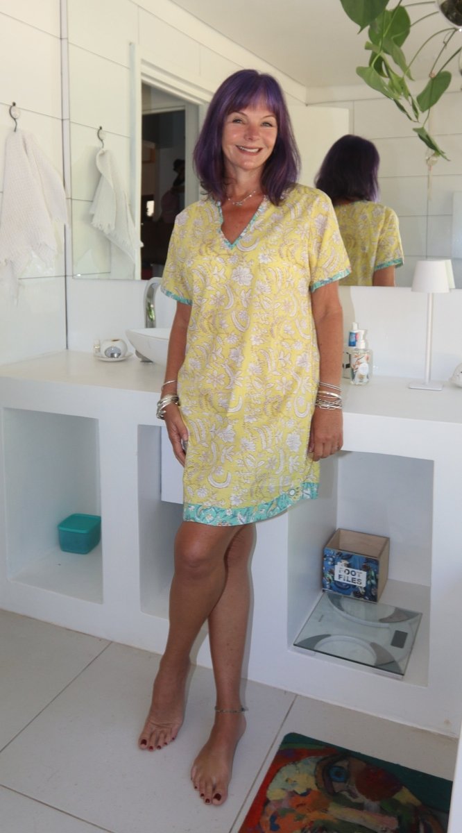 Short Diva - Dreamy/Happy Yellow (V Neck) - Gawjus