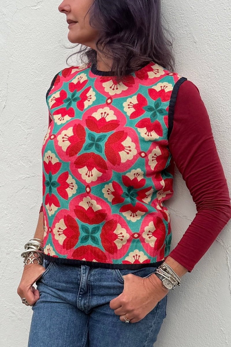 Sleeveless Pullover - Retro Floral - Gawjus