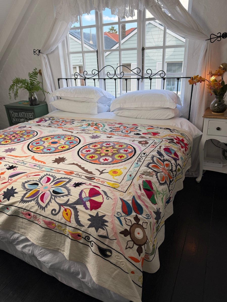 Suzani Kantha - Hand-embroidered Blanket - Seven - Gawjus
